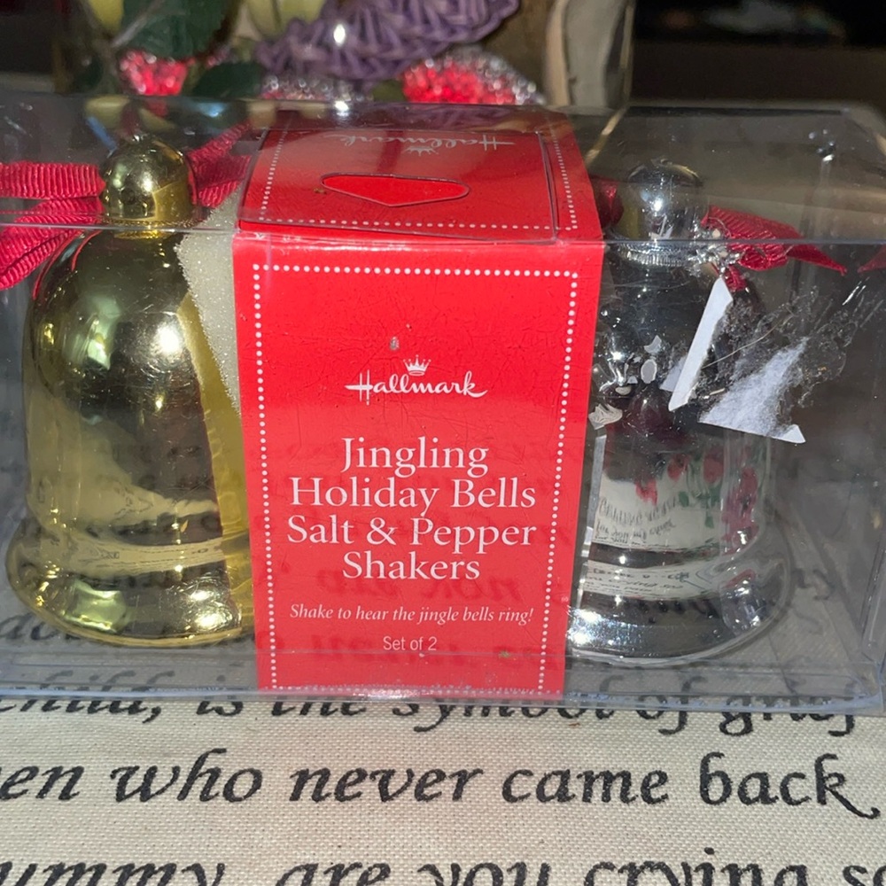 New Hallmark Jingling Holiday Bells Salt & Pepper Shakers! - Picture 2 of 3